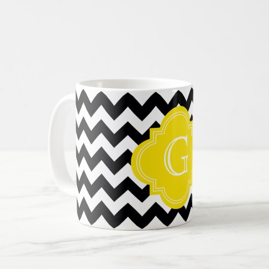白黒シェブロンジグザグイエローモノグラム コーヒーマグカップ (正面左)