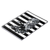 白黒シュガーストライプのスカルガール ノートブック (左側)