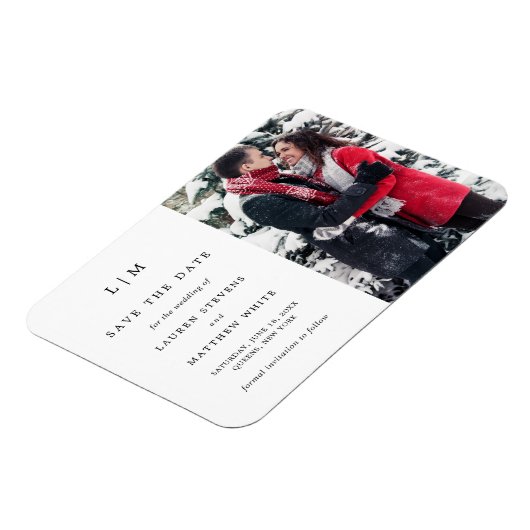 白黒シンプルモノグラム写真の保存日付 マグネット (左側)