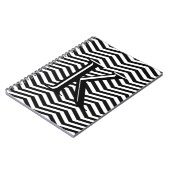 白黒スタイリッシュシェブロンストライプモノグラムカスタム ノートブック (左側)