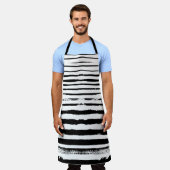 白黒ストライプシンプル エプロン (着用した状態)