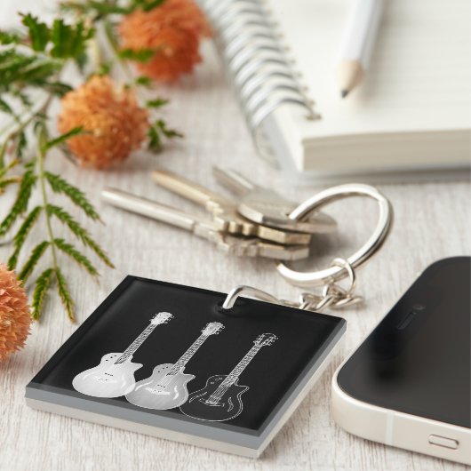 白黒セミアコースティックギターモノクロアート キーホルダー (正面右)