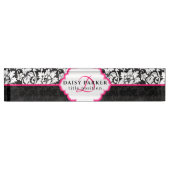 白黒ダマスクとピンクのフレーム デスクネームプレート (正面)