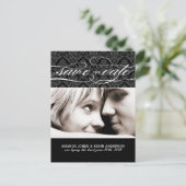 白黒ダマスク日付の保存 案内ポストカード (スタンド正面)