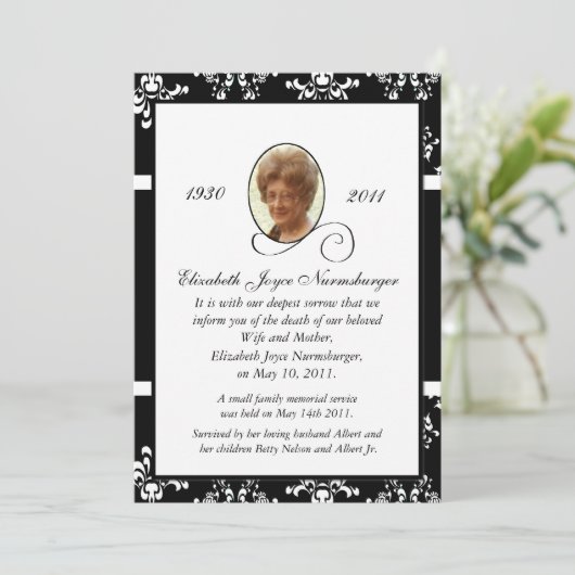 白黒ダマスク織の写真の死の発表 案内状 (スタンド正面)