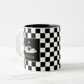 白黒チェスの二色コーヒーマグに描かれた白鳥 ツートーンマグカップ (正面左)