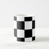 白黒チェッカーボードのレトロのヒップスター コーヒーマグカップ (中央)