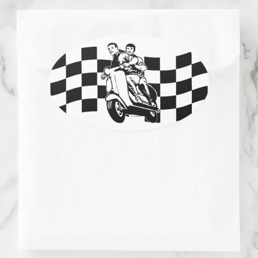 白黒チェックスクーターのライダー 楕円形シール (バッグ)