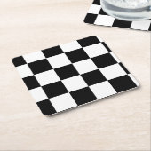 白黒チェック模様のパターン スクエアペーパーコースター (アングル)