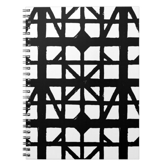 白黒ドイツのハーフティンバーハウスパターン ノートブック (正面)