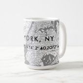 白黒ニューヨーク市地図の座標カスタム座標 コーヒーマグカップ (正面右)
