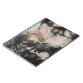 白黒ノートのピンクのミズキの花 ノートブック (左側)