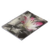 白黒ノートのユリの花 ノートブック (左側)