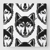 白黒ハスキーポートレートリノカットパターン スクエア壁時計 (正面)