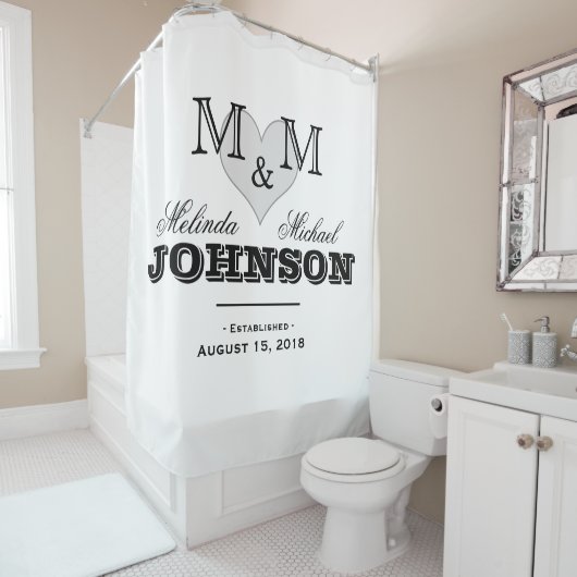 白黒ハートモノグラム結婚ズ シャワーカーテン (インサイチュ)