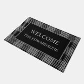 白黒バッファロープレイドウェルカムファミリー名 ドアマット (アングル)