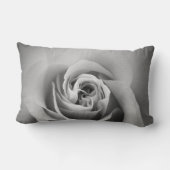 白黒バラ枕 ランバークッション (裏面)