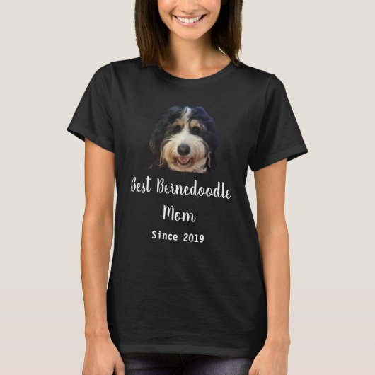 白黒バーナドゥードルお母さん記念年フォトTシャツ Tシャツ (正面)