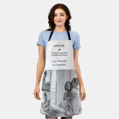 白黒パーソナライズされたコラージエプロン エプロン (着用した状態)