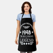 白黒パーソナライズされたヴィンテージ75歳の誕生日 エプロン (着用した状態)