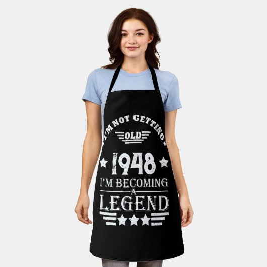 白黒パーソナライズされたヴィンテージ75歳の誕生日 エプロン (着用した状態)