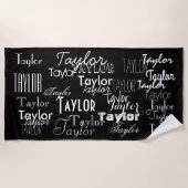 白黒パーソナライズな名前 ビーチタオル (正面)