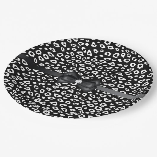 白黒ヒョウ柄(弓誕生日) ペーパープレート (アングル)