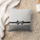 白黒ビクトリア時代の人は弓と縞で飾ります クッション (ブランケット)