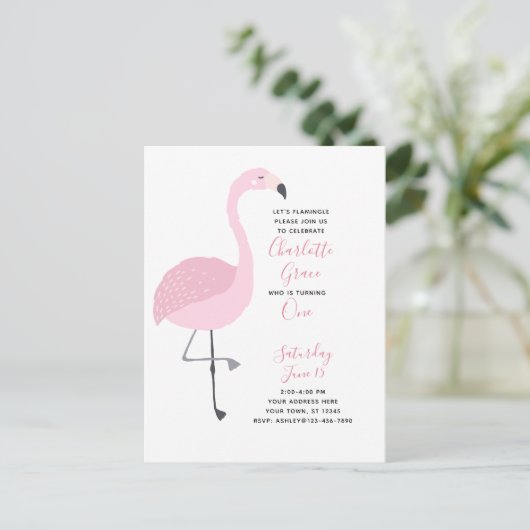 白黒ピンクフラミンゴガール1st誕生日パーティー インビテーションポストカード (スタンド正面)