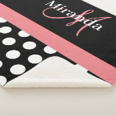 白黒ピンクモノグラムスクリプト水玉模様 シェルパブランケット (3/4)