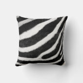 白黒フェイクな毛皮のストライプなシマウマのプリント クッション (裏面)