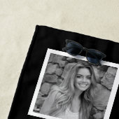 白黒フォトコラージモノグラム ビーチタオル (インサイチュ)