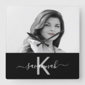 白黒フォトモノグラム名スクリプト スクエア壁時計 (正面)