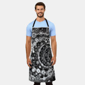 白黒フローラトンネルデザイン エプロン (着用した状態)