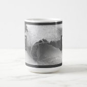 白黒ブドウの写真葉イニシャルグレー コーヒーマグカップ (中央)