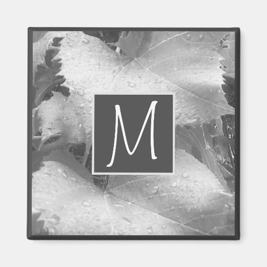 白黒ブドウの写真葉イニシャルグレー マグネット (正面)