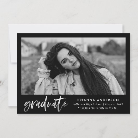 白黒ブラシスクリプト写真卒業 案内状 (正面)