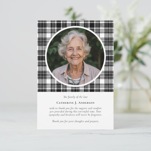 白黒プレイド悔やみや弔慰写真葬儀 サンキューカード (スタンド正面)