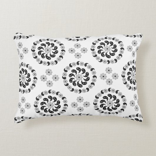 白黒ペイズリーパターン装飾用クッション アクセントクッション (正面)