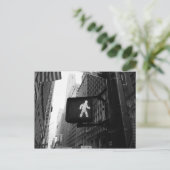 白黒マンハッタンニューヨークウォークサイン ポストカード (スタンド正面)