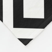 白黒ミアンダー フリースブランケット (角)