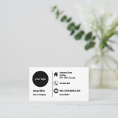 白黒ミニマルプロフェッショナルラウンドロゴ 名刺 (スタンド正面)