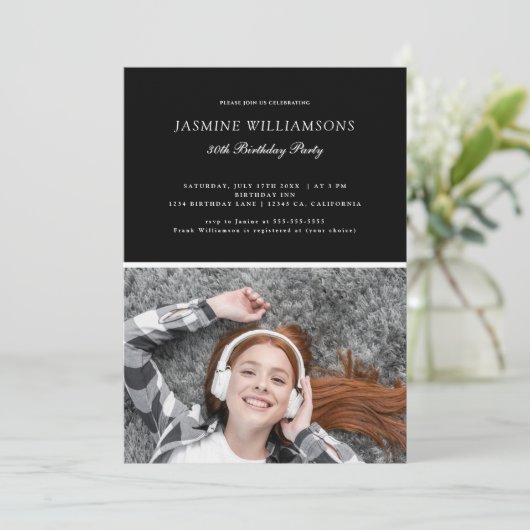 白黒ミニマル任意の年齢誕生日写真 招待状 (スタンド正面)