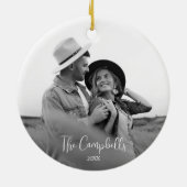 白黒モダンのクリスマス写真カップル セラミックオーナメント (裏面)