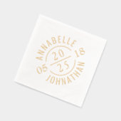 白黒モダンの結婚バッジ名と日付 箔ナプキン (左)