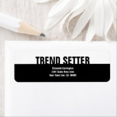 白黒モダンシンプルトレンド設定者事業 ラベル (インサイチュ)