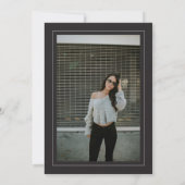 白黒モダンタイポグラフィ誕生日 招待状 (裏面)