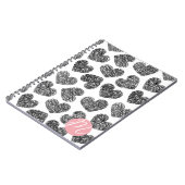 白黒モダンドードルハートモノグラムの ノートブック (左側)