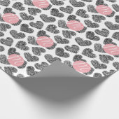 白黒モダンドードルハートモノグラムの ラッピングペーパー (角)