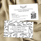 白黒モダンフローラ美しいサロンQRコード 名刺